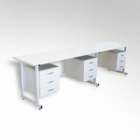 Стол 3-х тумбовый для лабораторных работ 2500*600*850 ЛДСП - fgospostavki.ru - Уссурийск